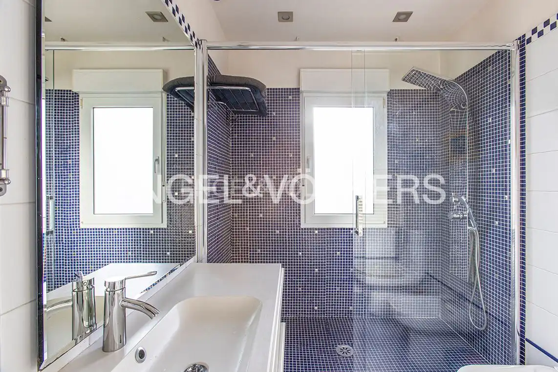 Baño de Casa o chalet en venta en Gijón  con Calefacción, Jardín privado y Terraza