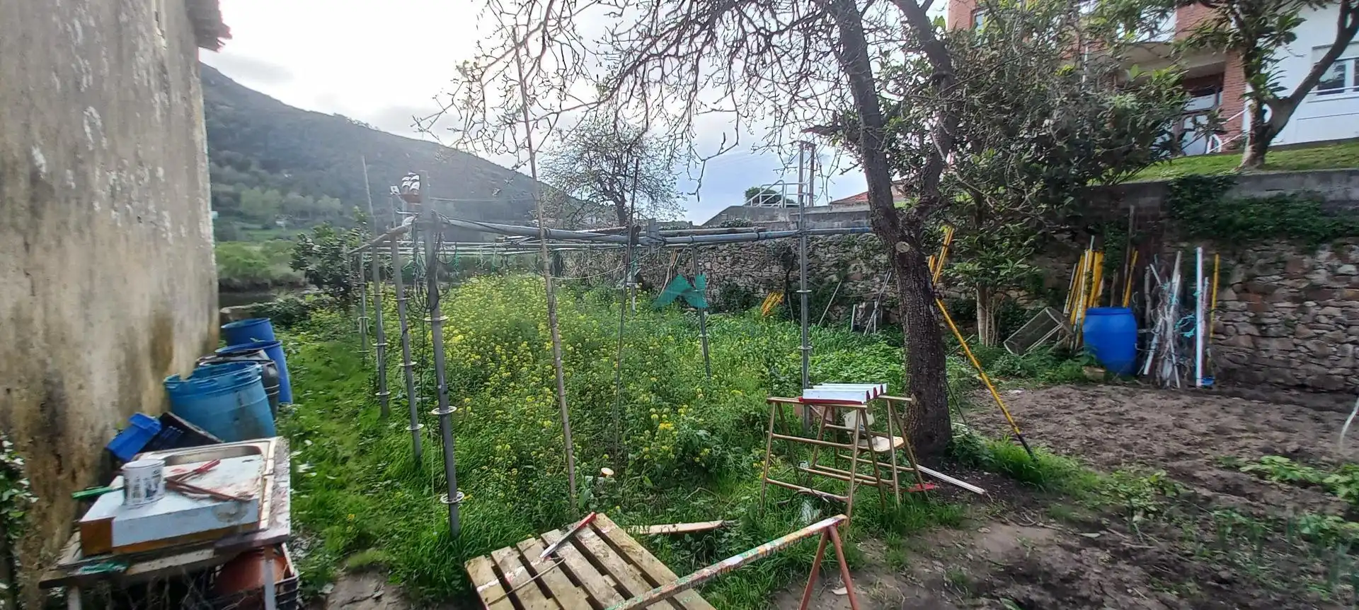 Jardí de Finca rústica en venda en Limpias amb Jardí privat