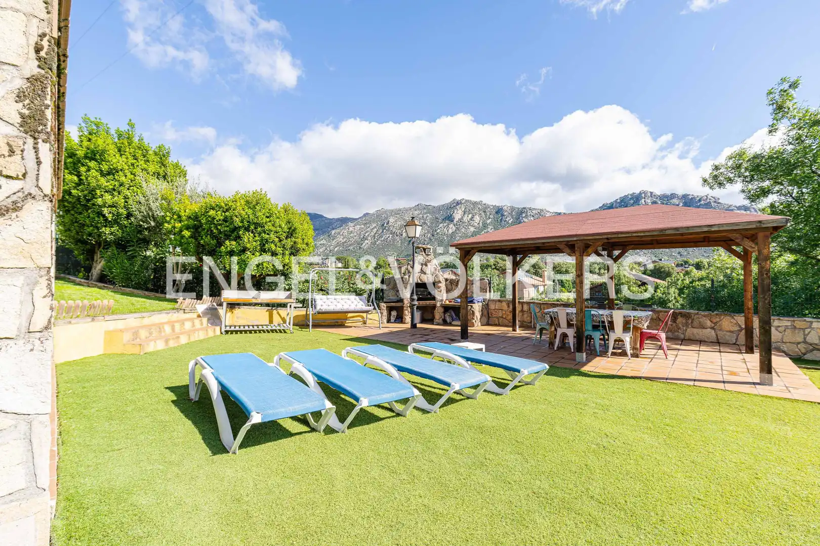 Terrassa de Casa o xalet en venda en El Boalo - Cerceda – Mataelpino amb Aire condicionat, Calefacció i Jardí privat