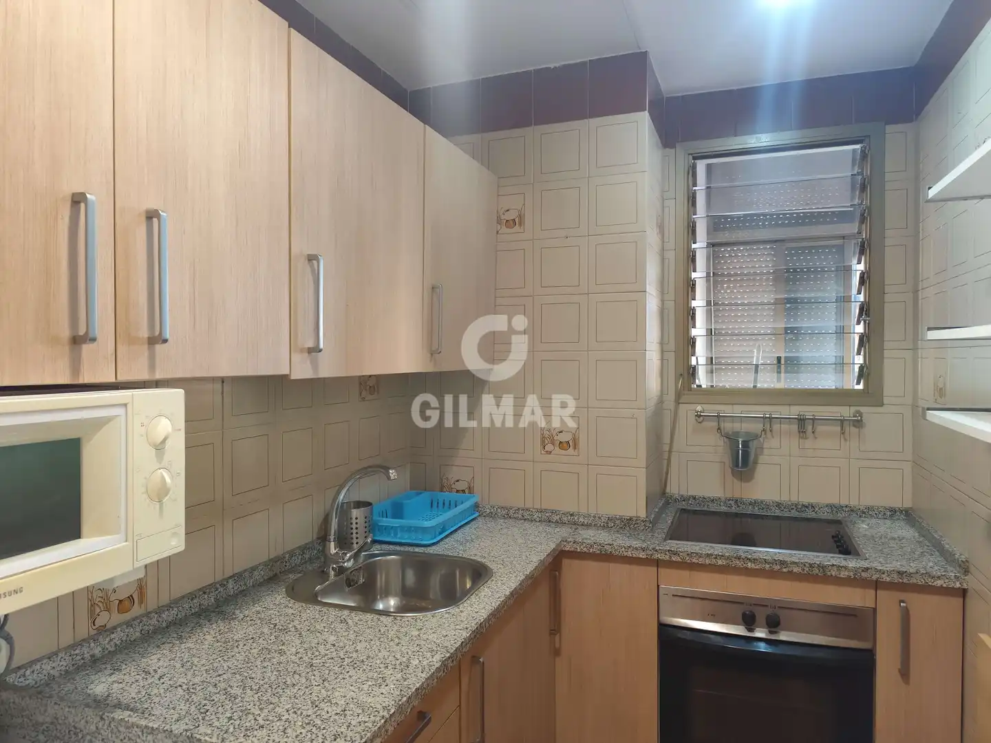 Cocina de Apartamento de alquiler en Sevilla con Calefacción y Balcón