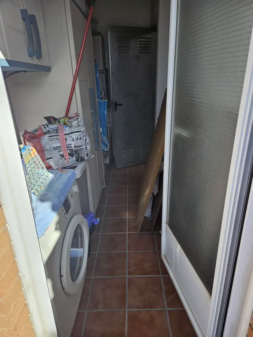 Piso en venta en Santa Coloma de Gramenet con Calefacción, Terraza y Trastero