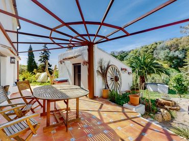Casa rústica amb piscina en venda a Partida Cerro Muñiz