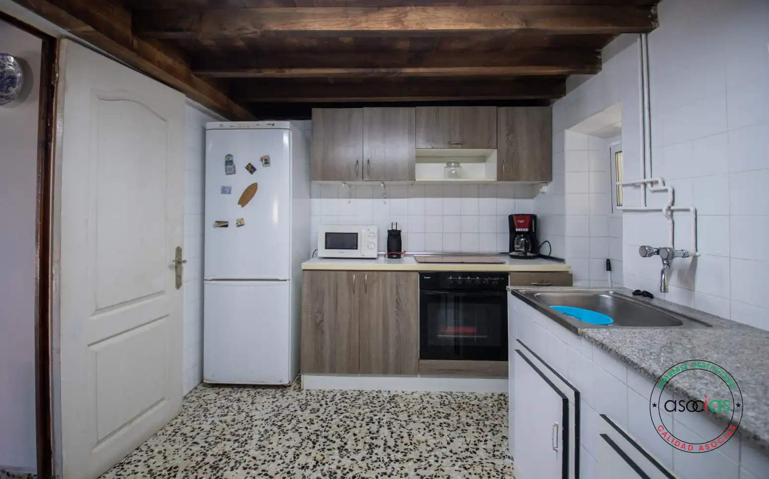Küche von Einfamilien-Reihenhaus zum Verkauf in Colunga mit Heizung