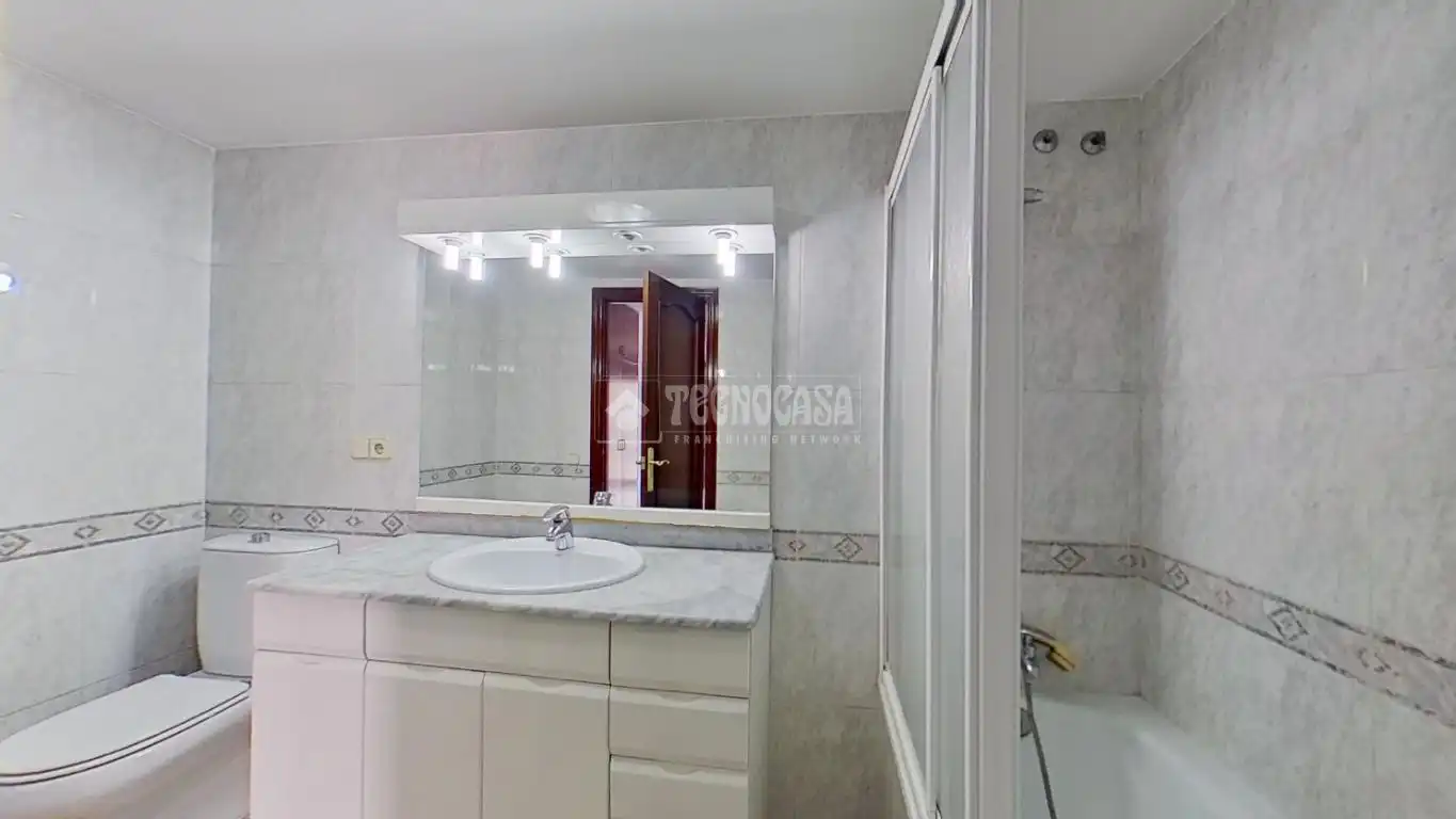 Baño de Piso en venta en Manresa con Aire acondicionado, Calefacción y Balcón