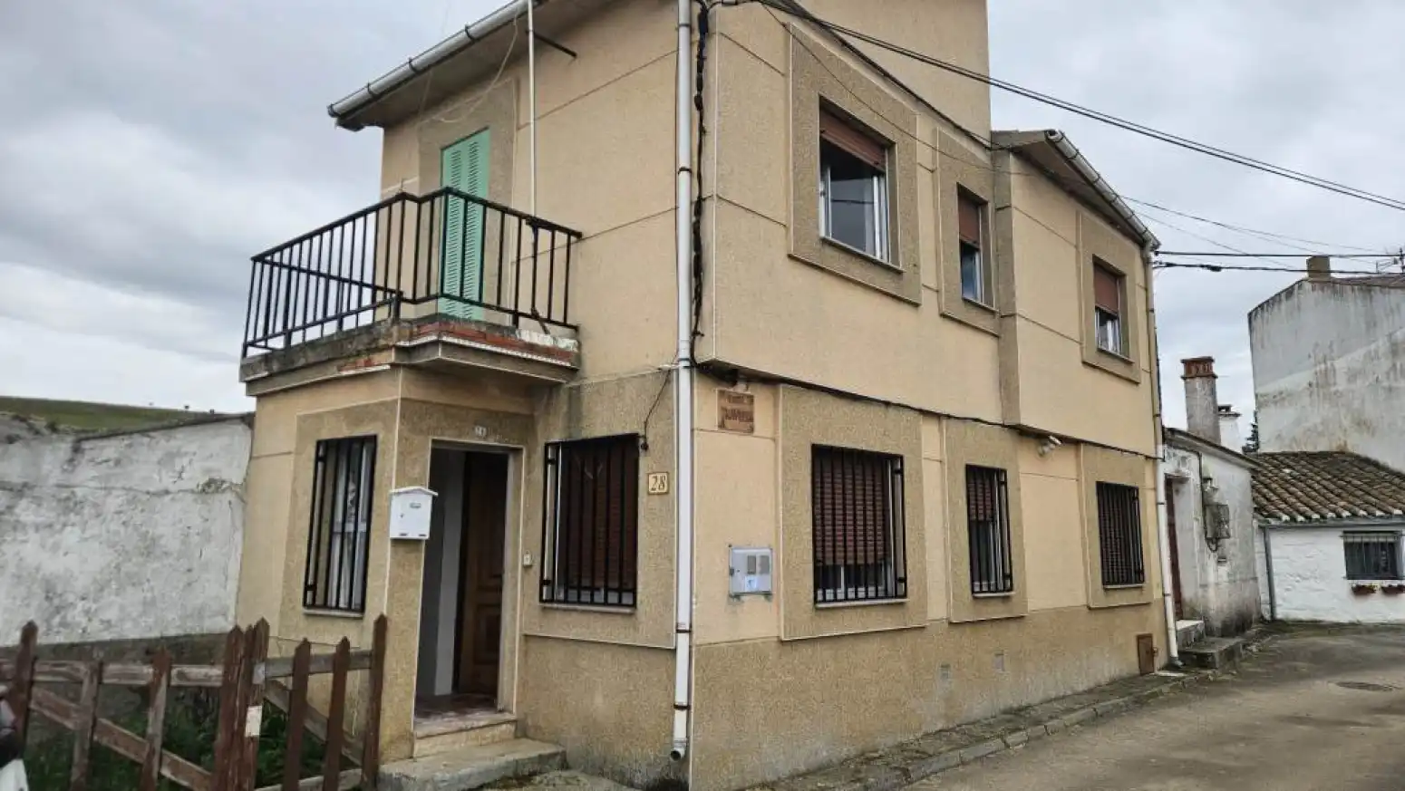 Vista exterior de Casa o chalet en venta en Vega de Tirados con Trastero y Balcón