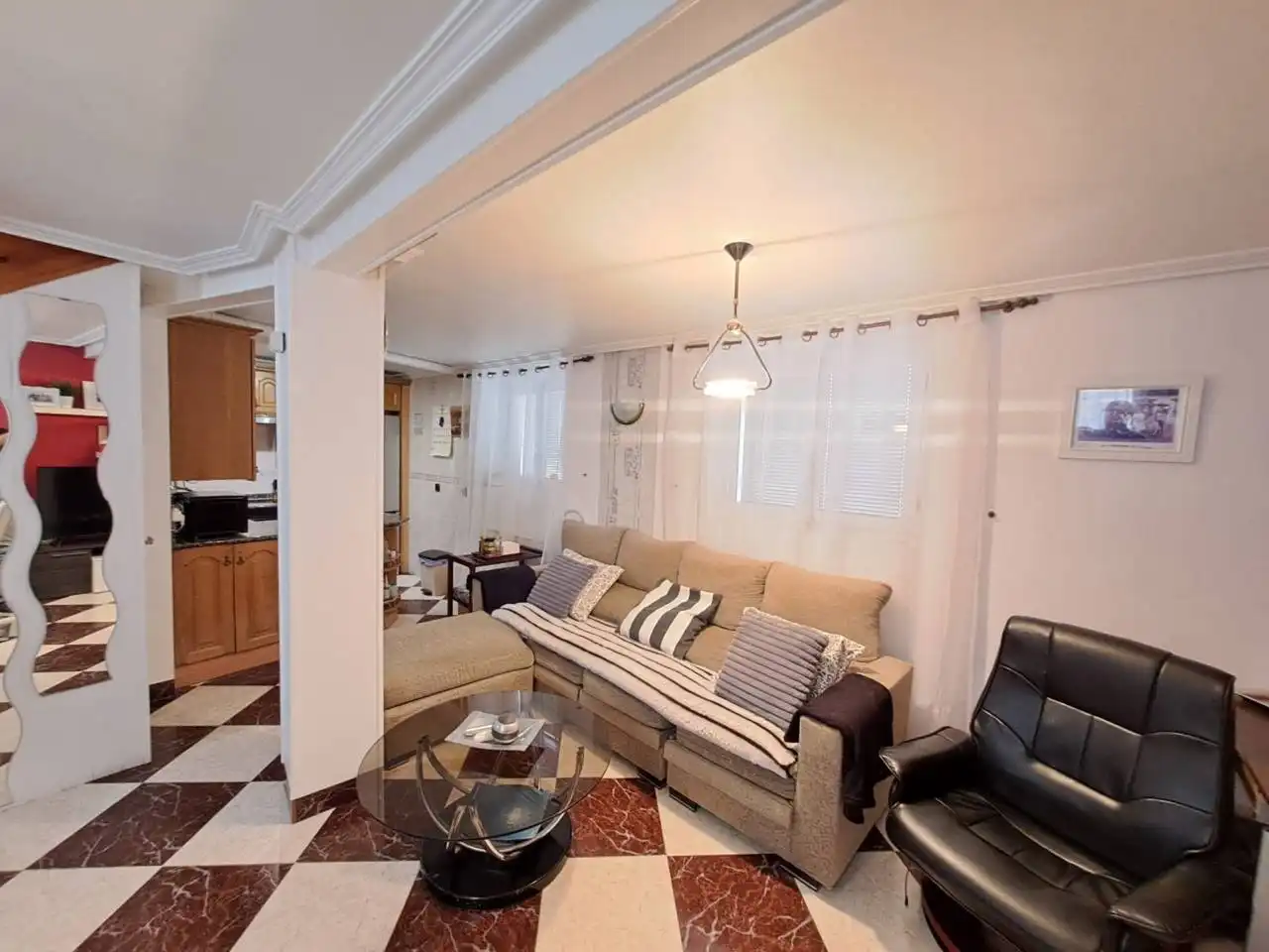 Sala de estar de Casa adosada en venta en Cardeñajimeno con Calefacción y Parquet