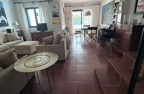 Wohnzimmer von Einfamilien-Reihenhaus zum Verkauf in Marbella mit Terrasse
