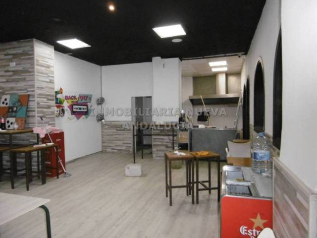 Local comercial en Alquiler en Nueva Andalucía