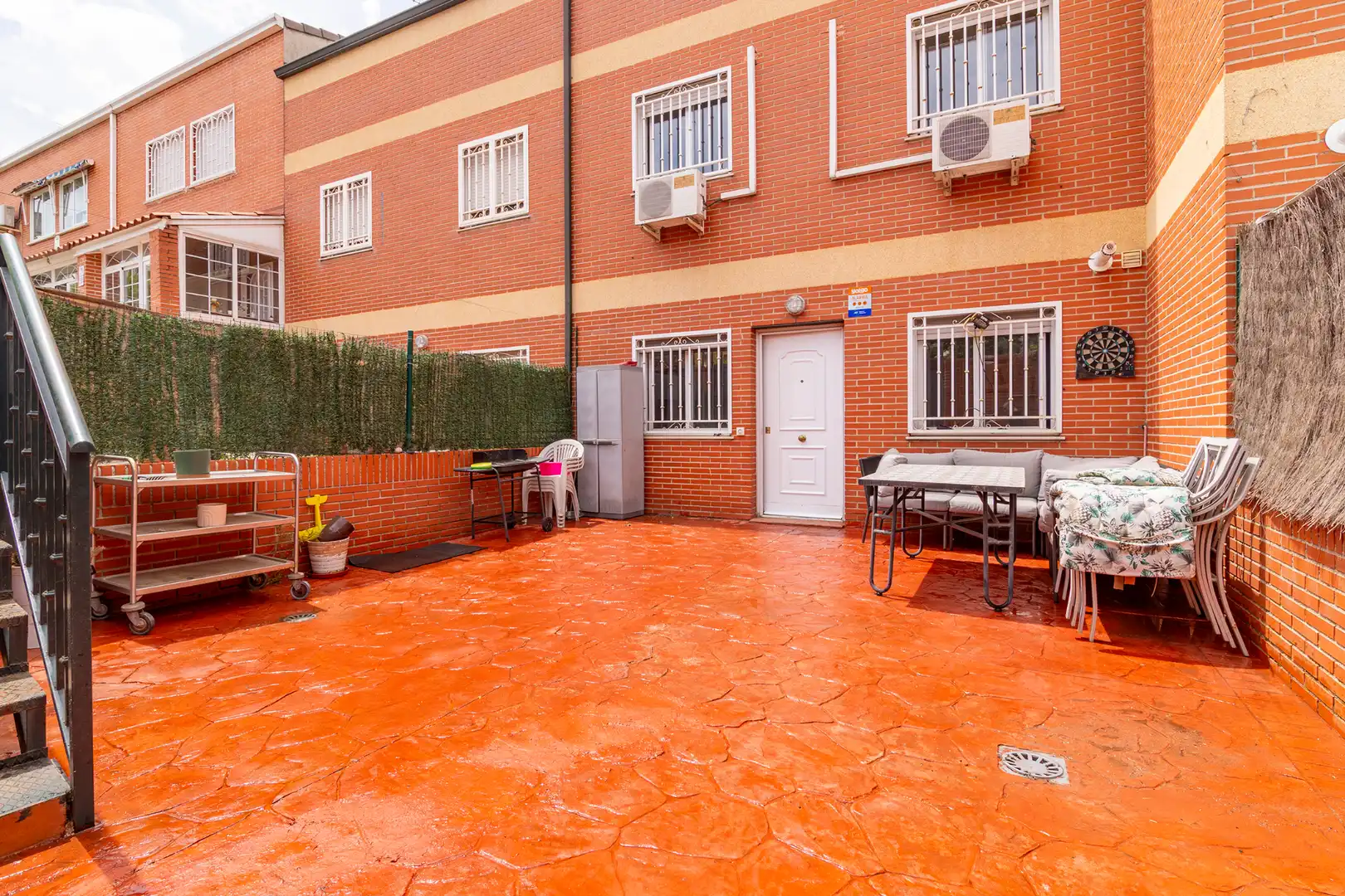 Terrassa de Casa adosada en venda en Móstoles amb Aire condicionat, Calefacció i Jardí privat