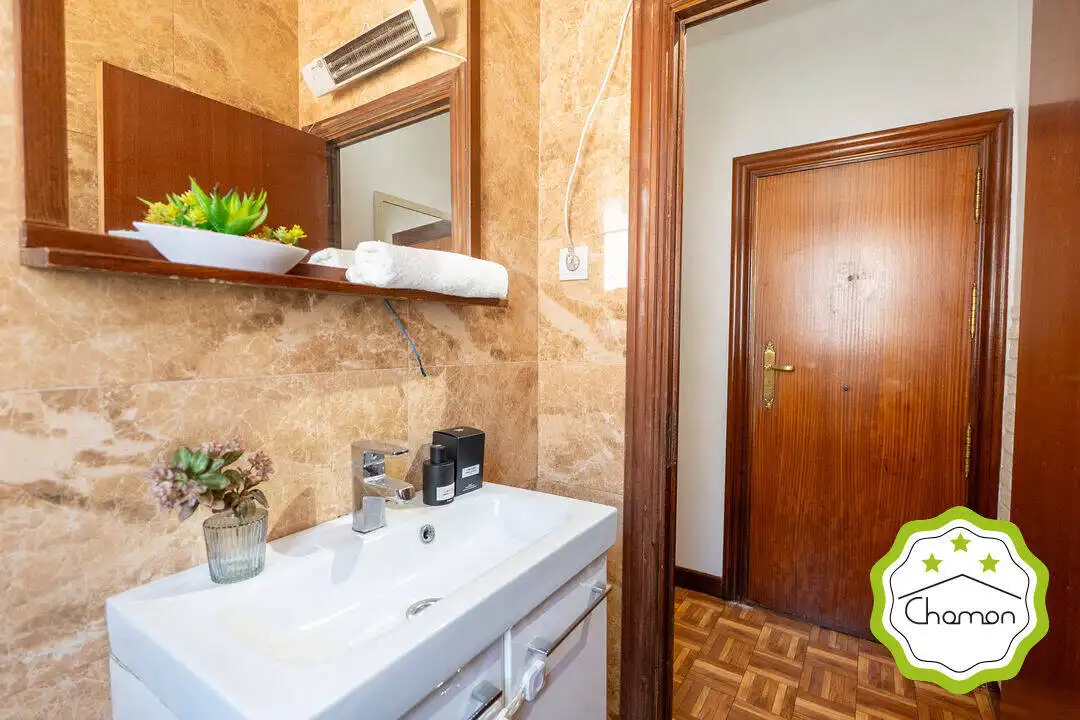 Badezimmer von Wohnung zum Verkauf in Bilbao  mit Privatgarten