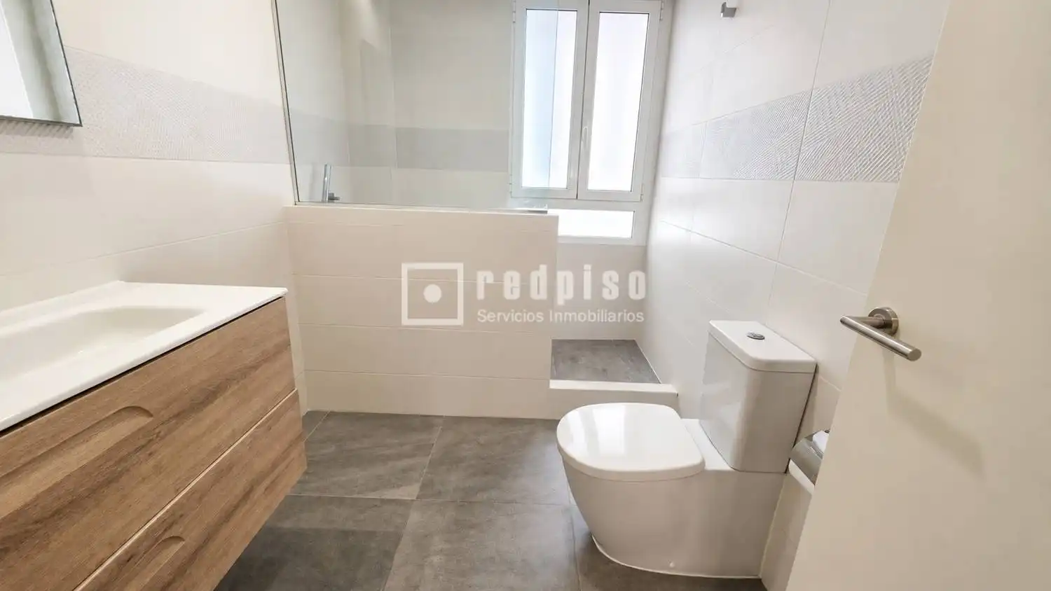 Baño de Piso de alquiler en Valencia con Aire acondicionado y Amueblado
