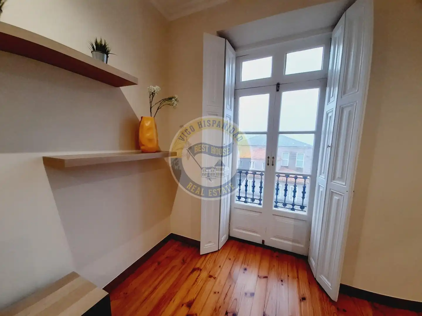 Piso en venta en Vigo  con Amueblado