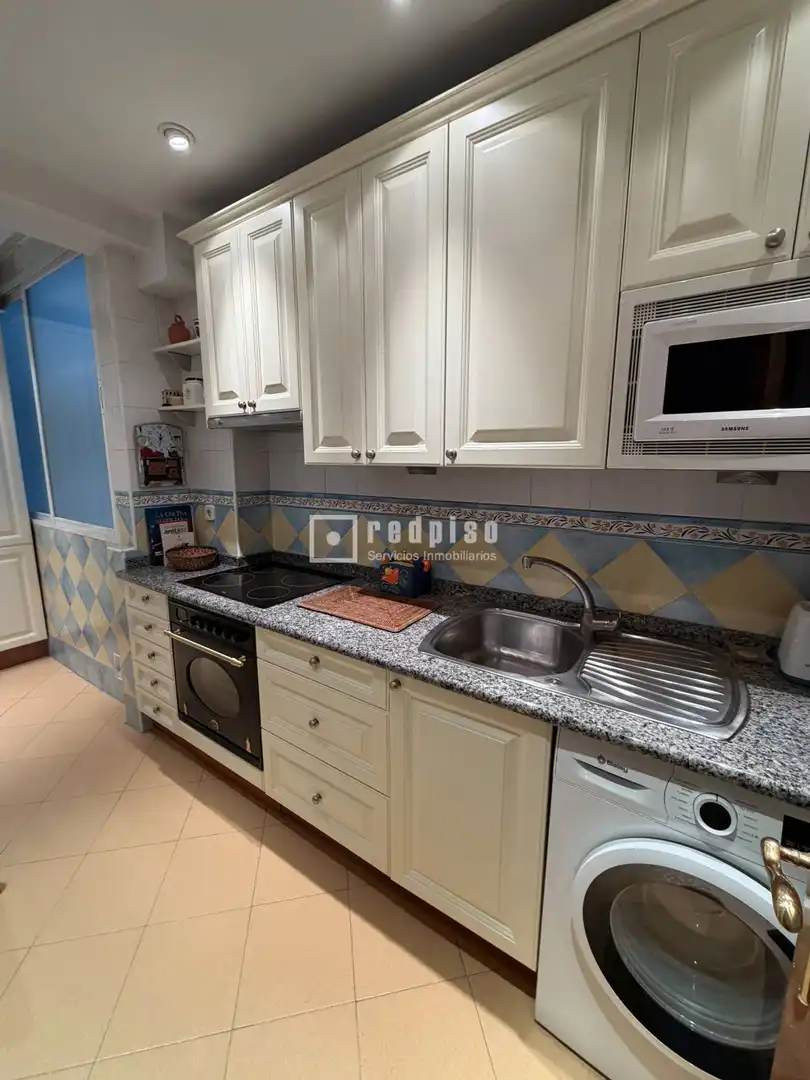 Küche von Wohnung zur Miete in Madrid mit Heizung, Parkett und Möbliert
