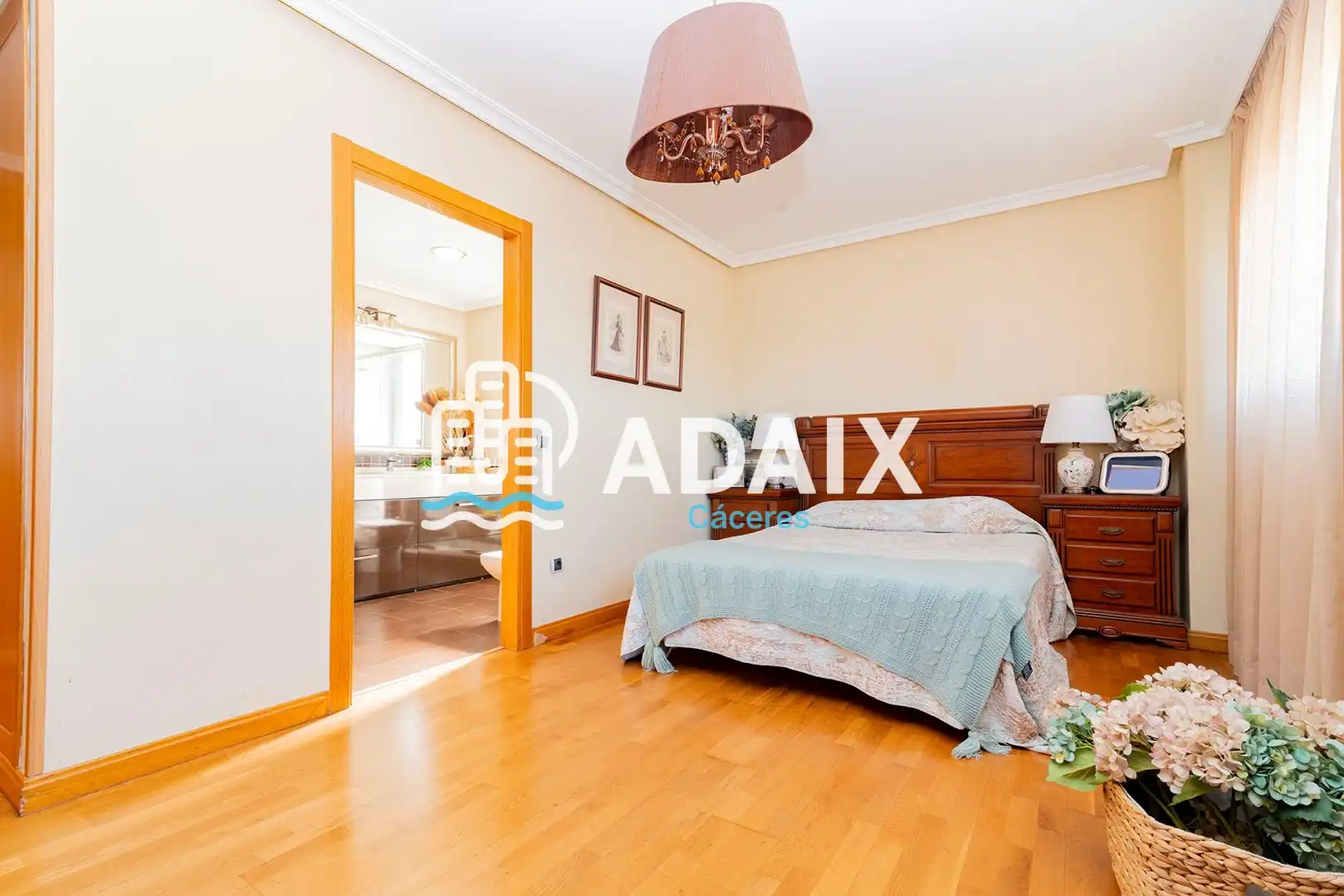 Habitación de Ático en venta en Cáceres con Aire acondicionado, Calefacción y Terraza