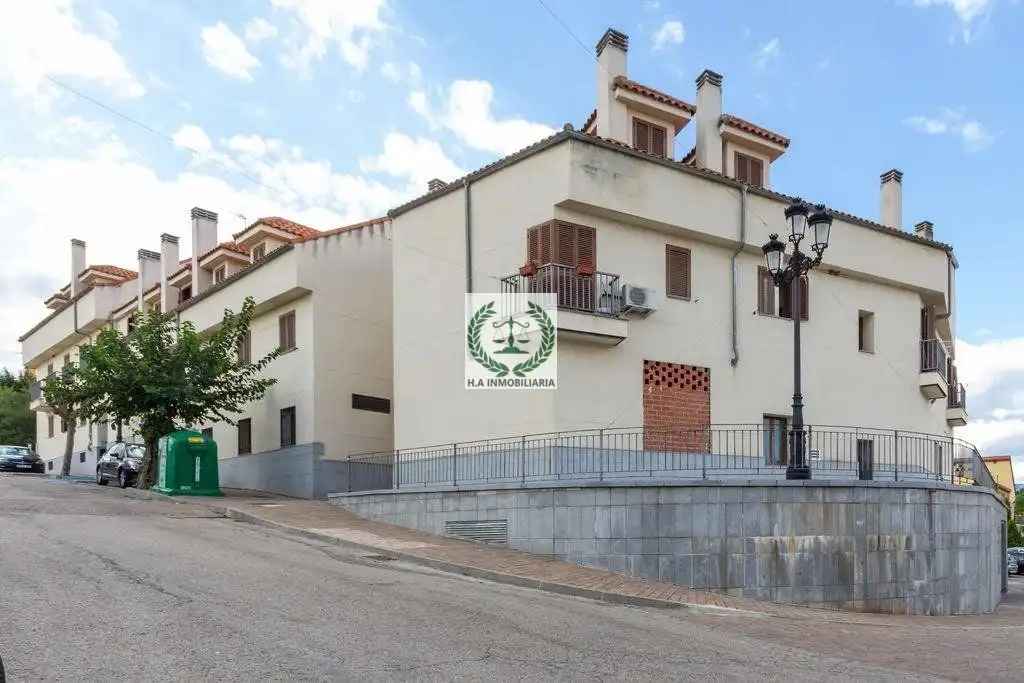 Local comercial en venda a Venturada Pueblo