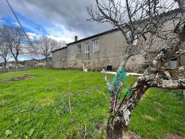 House with garden for sale in Camiño da Sueira