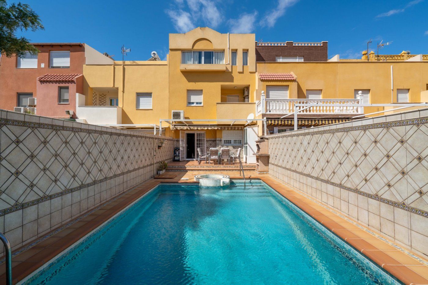 Swimming pool of House or chalet for sale in  Almería Capital  with Air Conditioner, Heating and Private garden