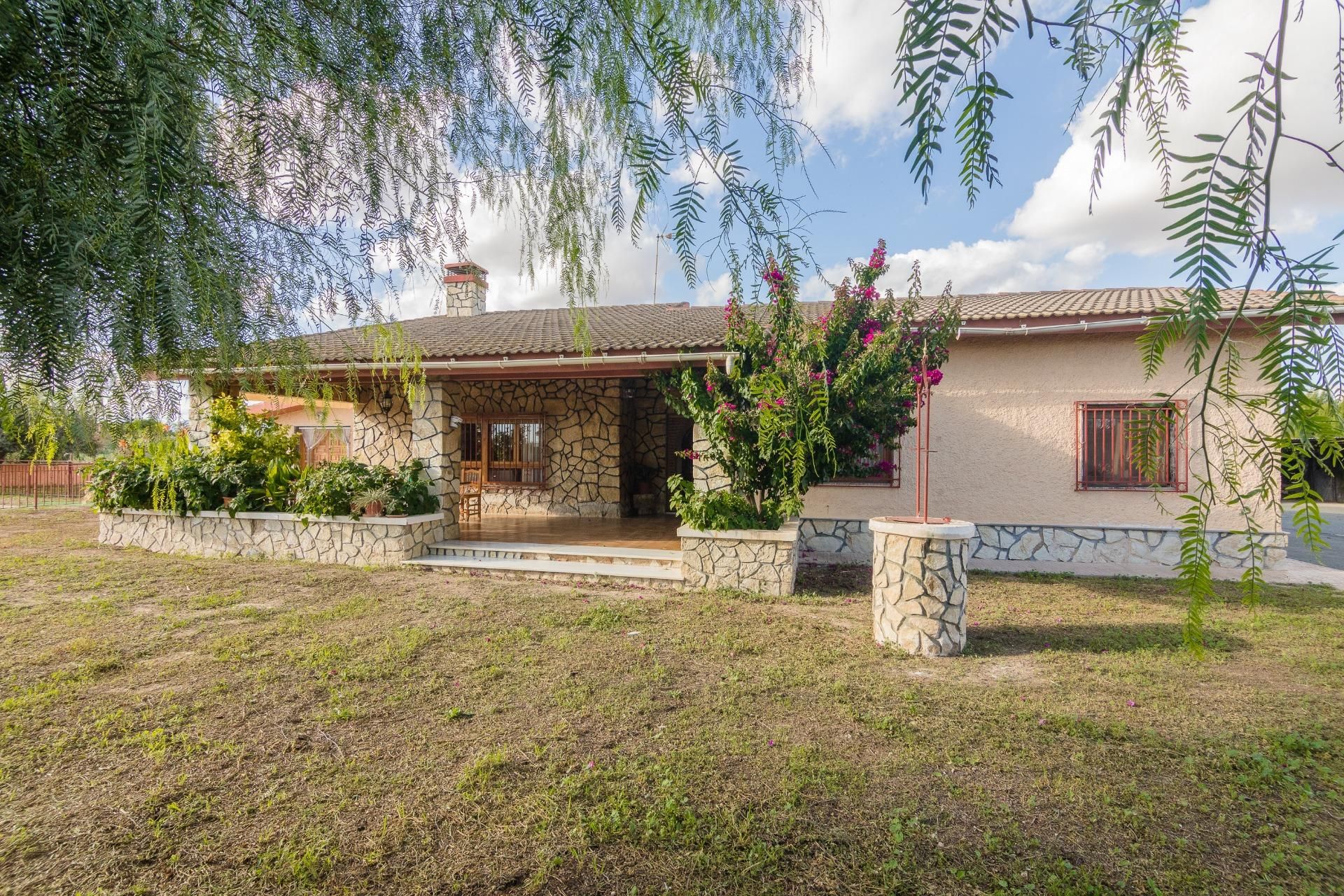 Jardí de Casa o xalet en venda en Crevillent amb Jardí privat, Terrassa i Traster