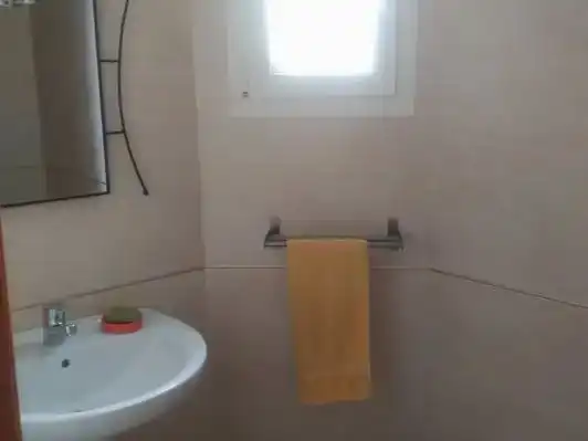 Badezimmer von Wohnung zur Miete in  Granada Capital mit Klimaanlage