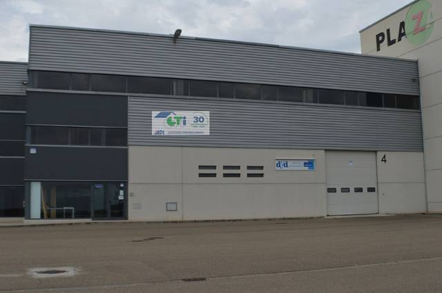 Nave industrial en Venta en CALLE TARENTO en Garrapinillos