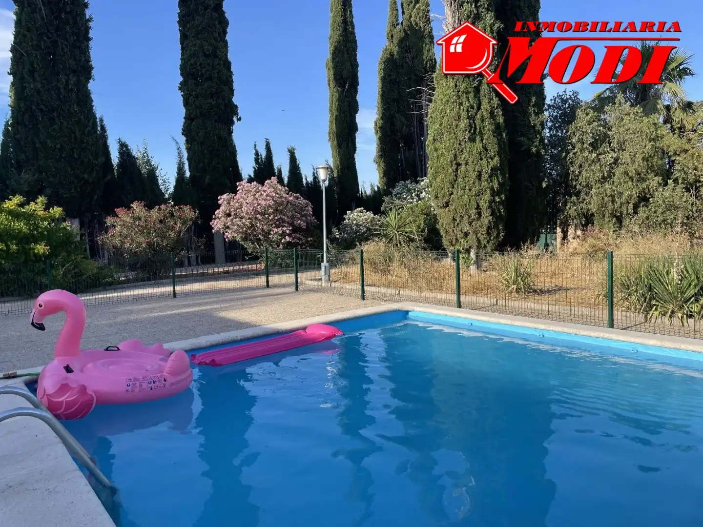 Schwimmbecken von Country house zum Verkauf in Santa Fe mit Klimaanlage, Heizung und Privatgarten