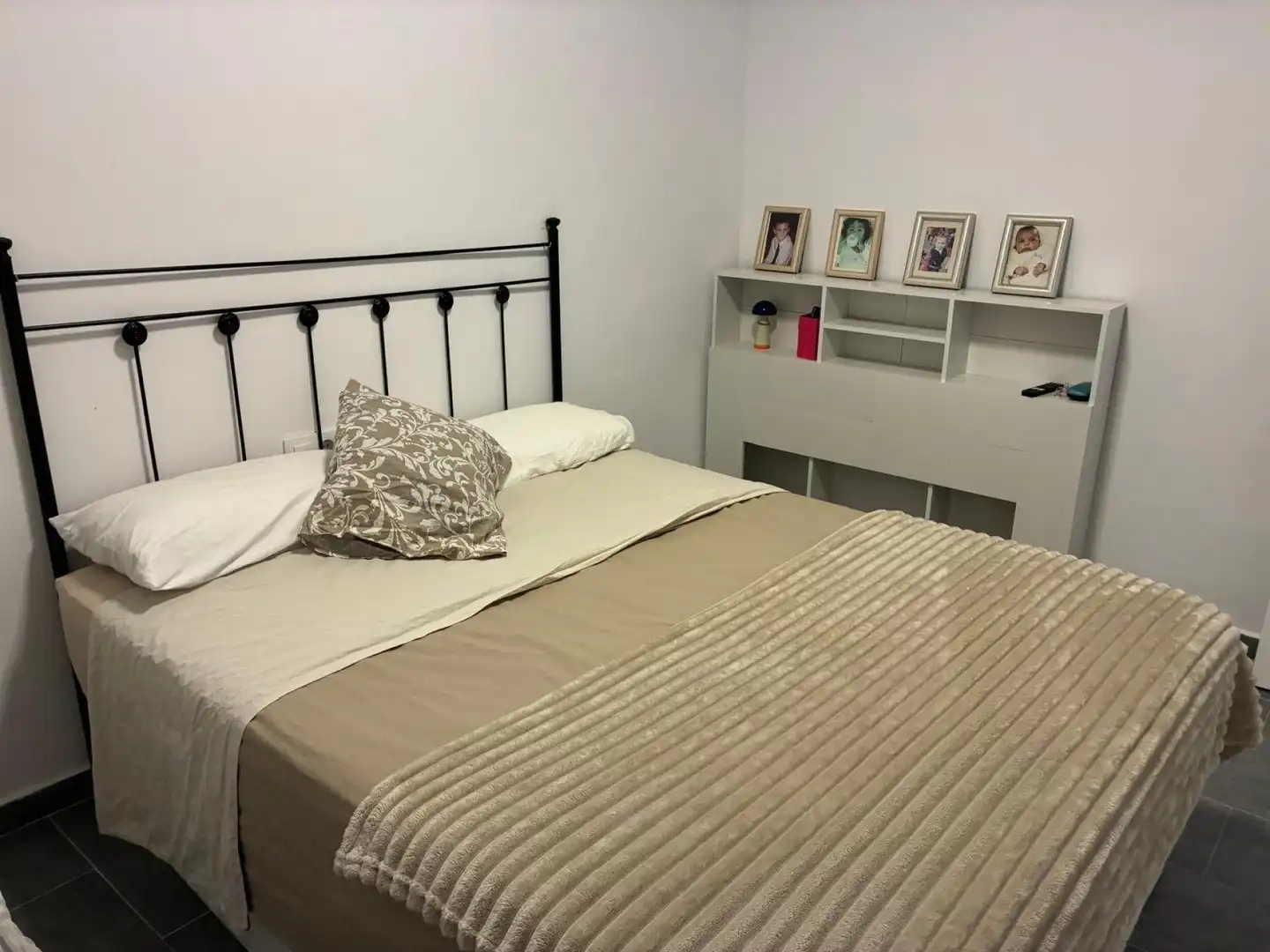 Bedroom of Apartments for sale in Roses  with Air Conditioner