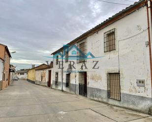 Vista exterior de Casa o xalet en venda en El Puente del Arzobispo