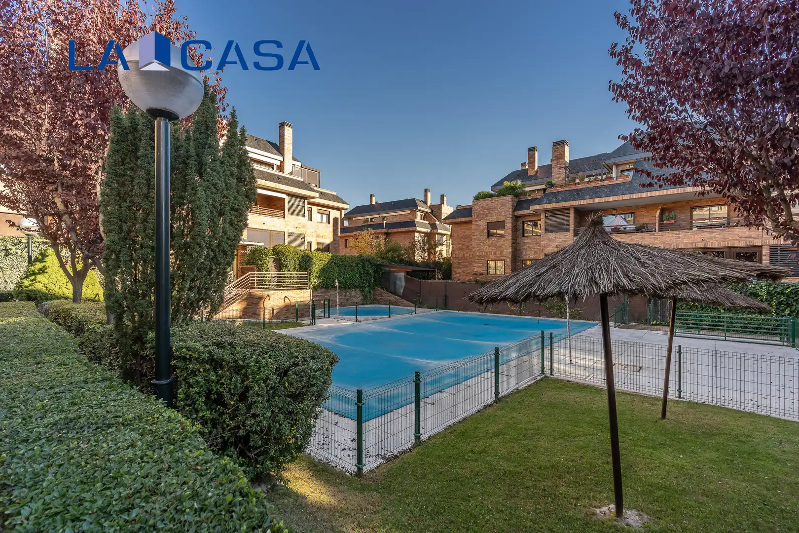 Vista exterior de Ático en venta en Las Rozas de Madrid con Aire acondicionado, Calefacción y Terraza