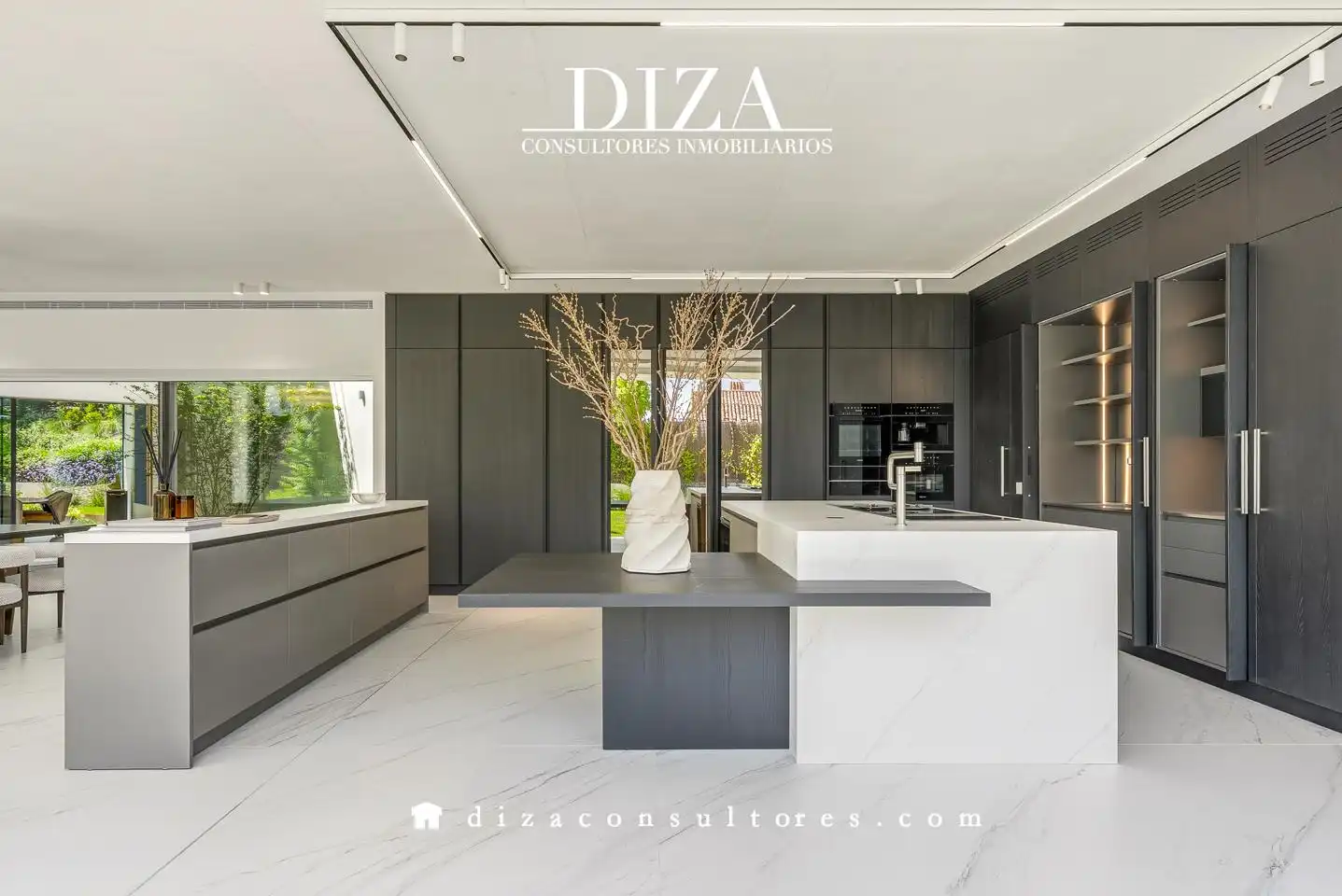 Cocina de Casa o chalet en venta en Pozuelo de Alarcón con Aire acondicionado, Calefacción y Jardín privado