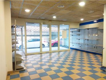 Locale commerciale in vendita a Carrer Francesc Artau