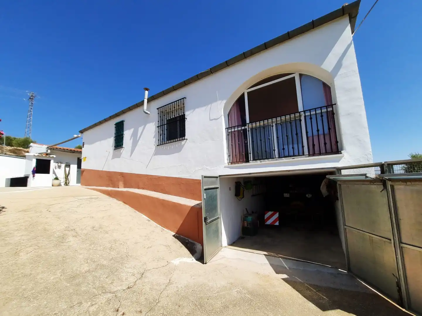 Casa amb piscina en venda a Montealegre del Castillo, imagen 5
