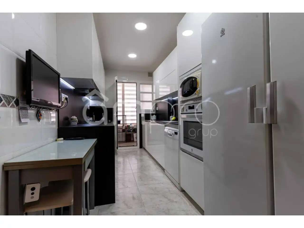 Küche von Wohnung zum Verkauf in Vilanova i la Geltrú mit Klimaanlage, Heizung und Terrasse