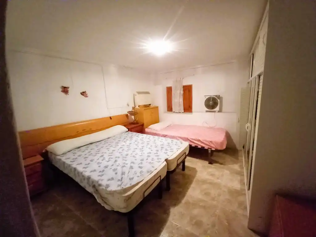 Bedroom of Houses for sale in Calles  with Private garden, Terrace and Storage room