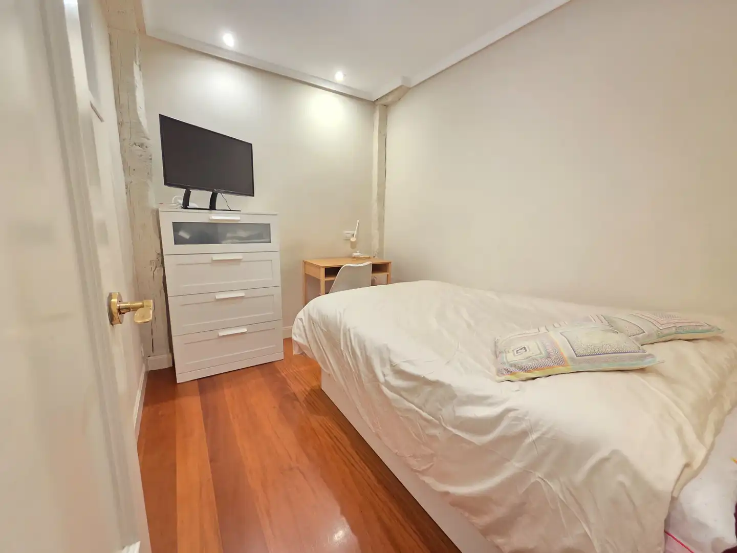 Schlafzimmer von Wohnung zum Verkauf in Bilbao  mit Klimaanlage, Heizung und Möbliert
