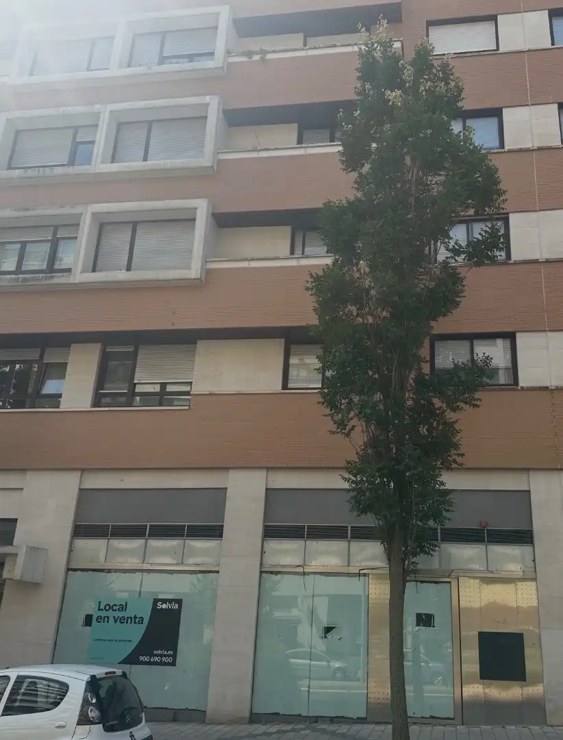 Vista exterior de Local en venta en Parquesol