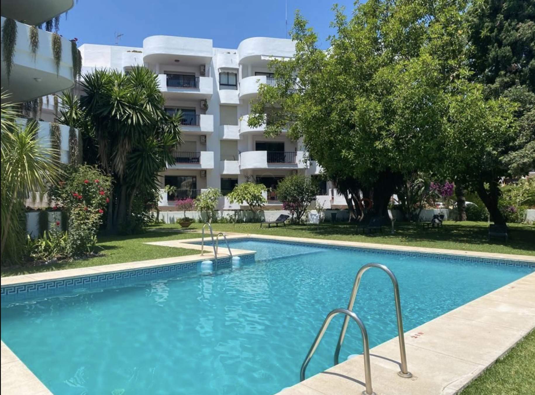 Piscina de Planta baixa de lloguer en Marbella amb Jardí privat, Terrassa i Piscina
