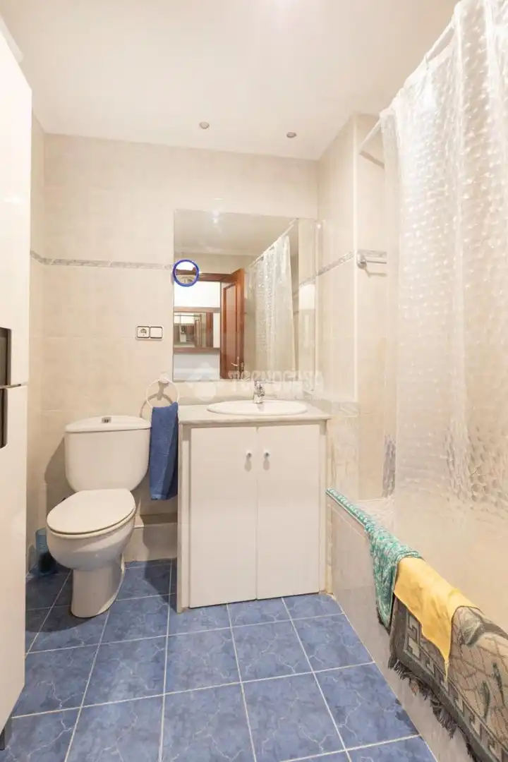 Bathroom of Houses for sale in Valencia  with Air Conditioner, Terrace and Balcony