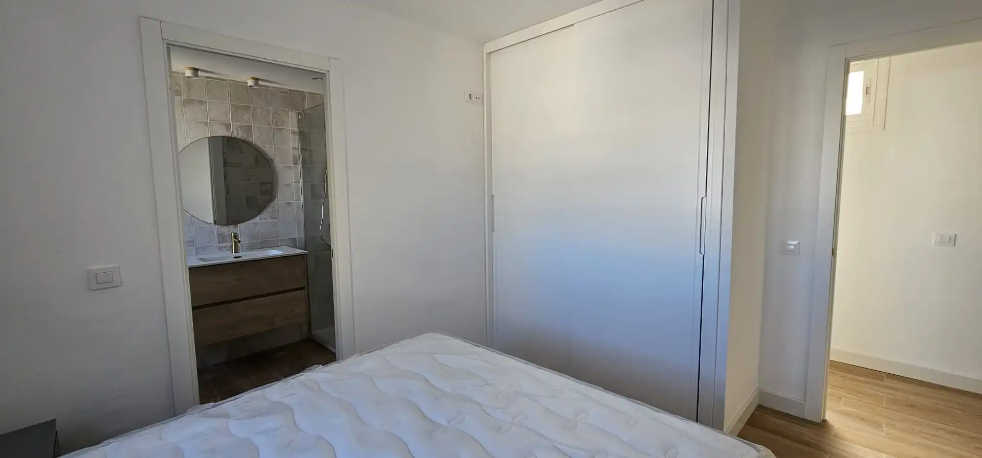 Schlafzimmer von Wohnungen zur Miete in Fuengirola mit Klimaanlage, Heizung und Terrasse