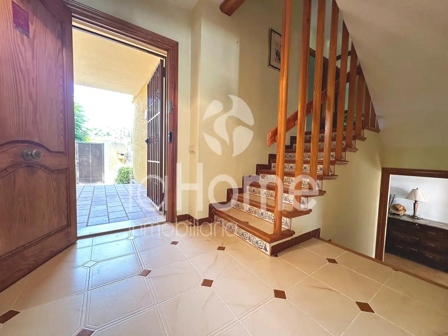 Haus oder Chalet zum Verkauf in Paterna mit Klimaanlage, Heizung und Privatgarten