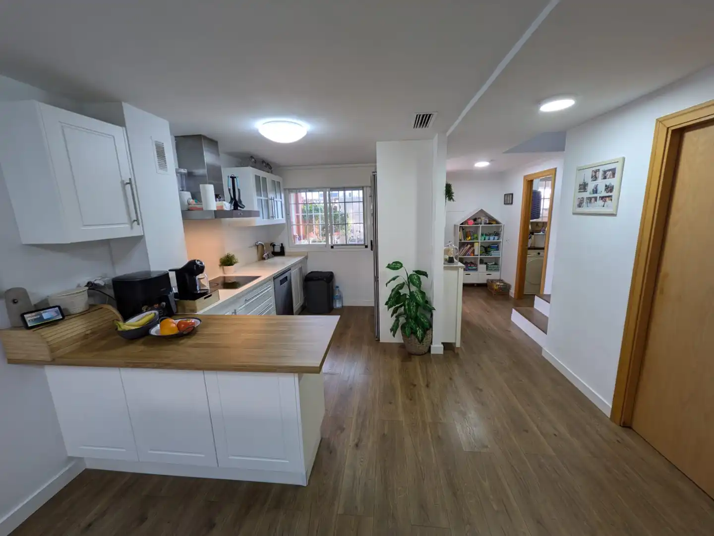 Cocina de Casa adosada en venta en La Pobla de Vallbona con Aire acondicionado, Calefacción y Jardín privado
