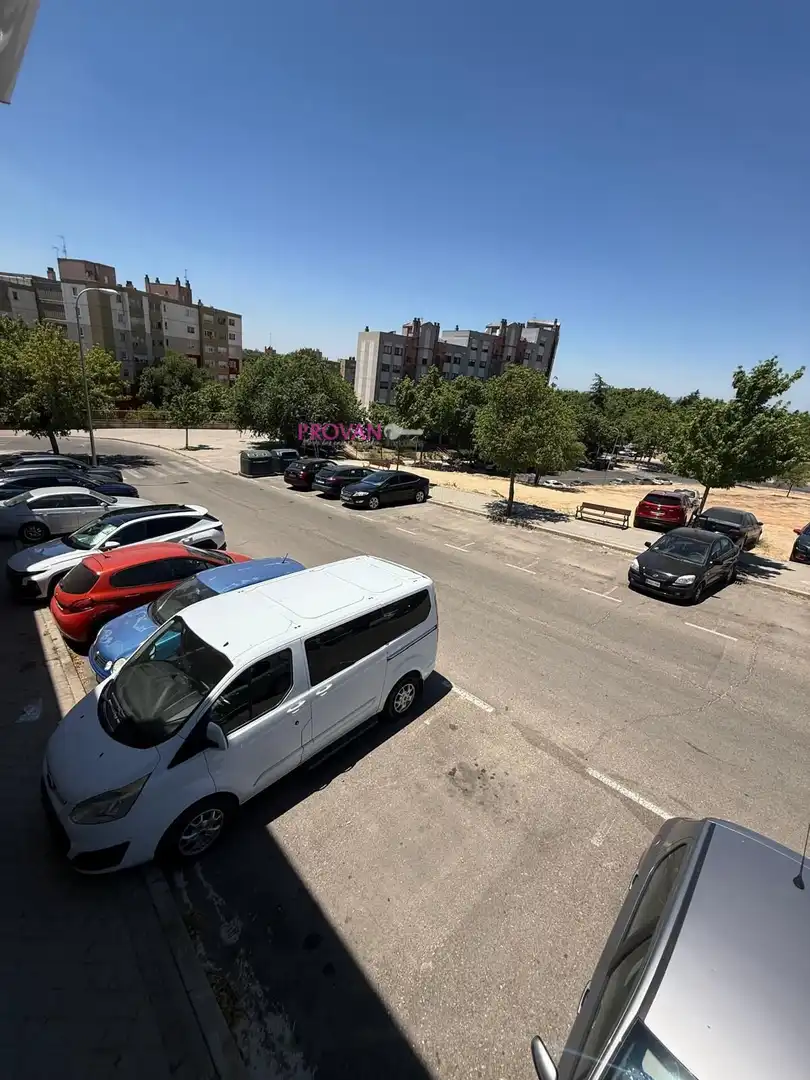 Parkplatz von Wohnung zum Verkauf in Madrid mit Klimaanlage, Terrasse und Möbliert
