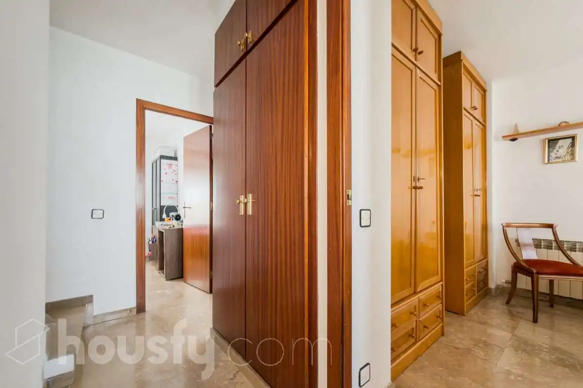 Houses for sale in Santa Coloma de Gramenet  with Air Conditioner, Heating and Private garden