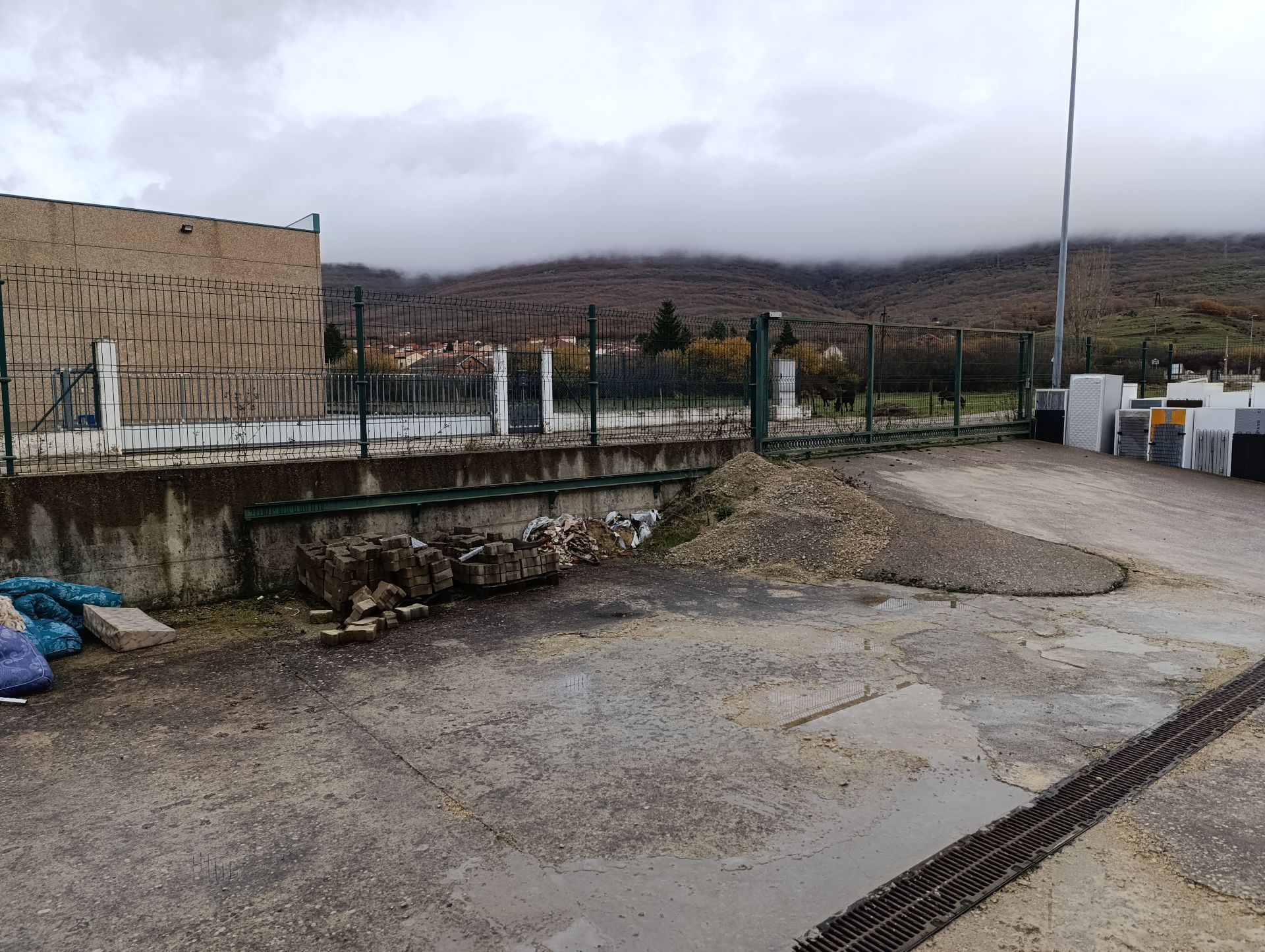 Parking of Industrial buildings for sale in Barruelo de Santullán