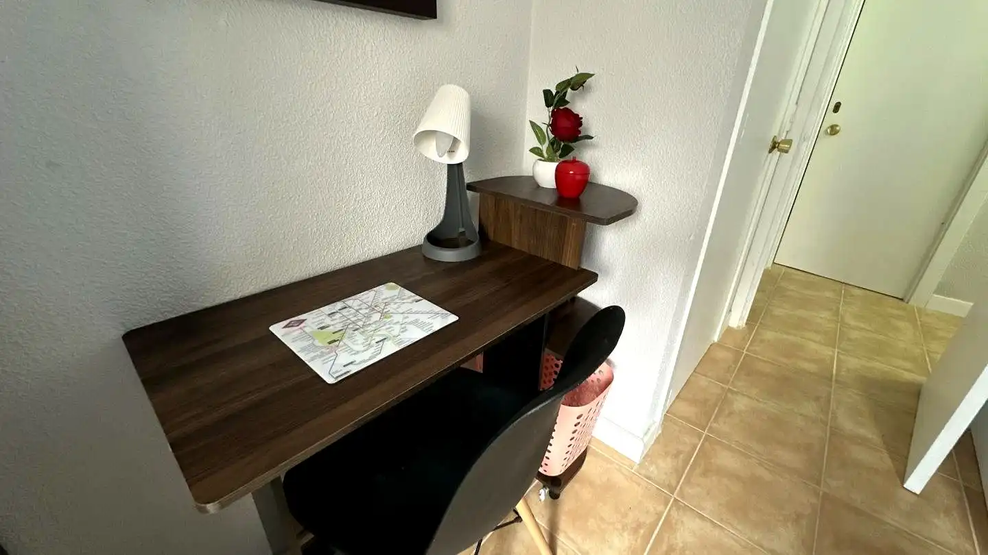 Room in Calle del Panizo, Berruguete