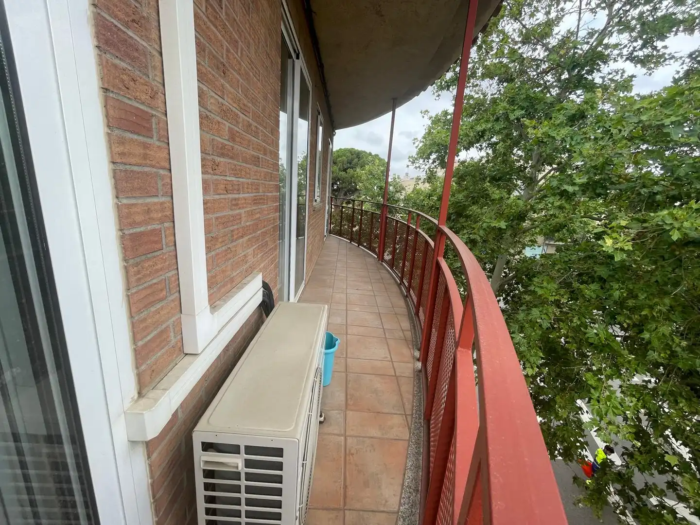 Terrasse von Einfamilien-Reihenhaus zum Verkauf in Reus mit Klimaanlage, Heizung und Abstellraum