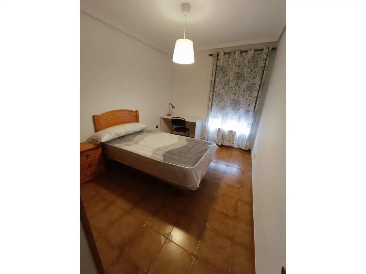 Habitación de Piso de alquiler en Fuenlabrada con Calefacción, Terraza y Amueblado