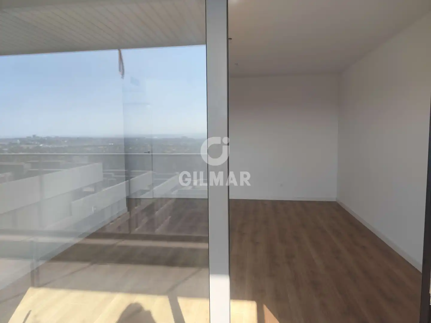 Piso de alquiler en Tomares con Calefacción, Jardín privado y Trastero