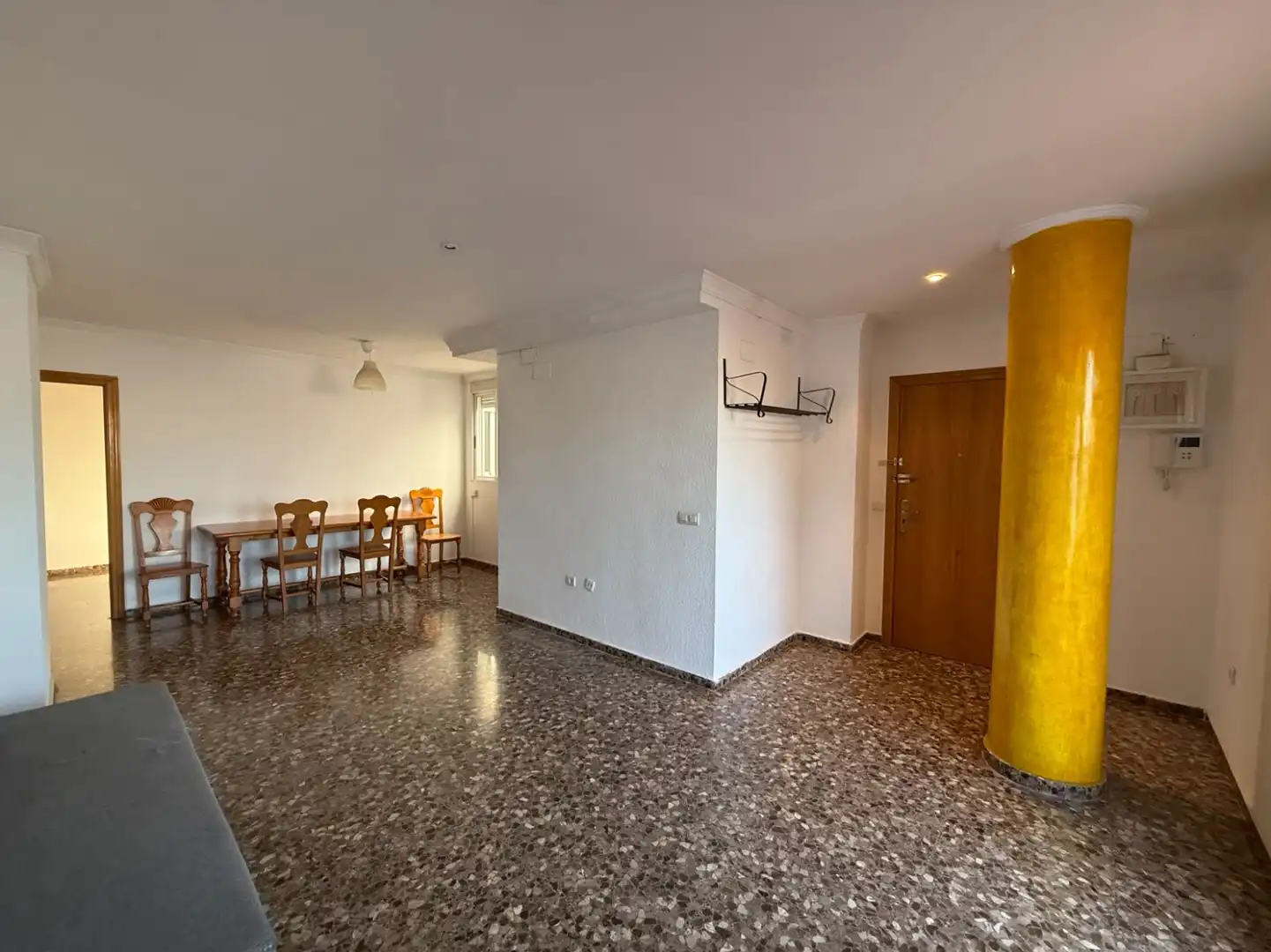Esszimmer von Wohnung zur Miete in Chiva mit Klimaanlage und Terrasse