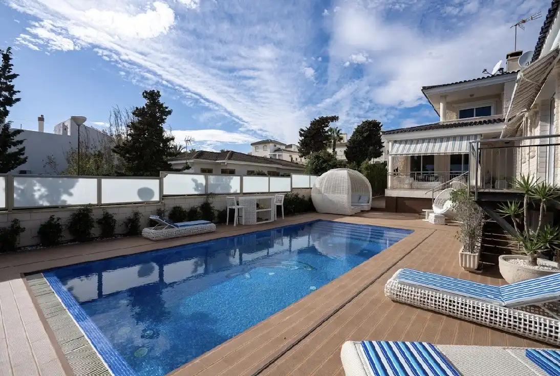 Piscina de Casa o chalet en venta en Guardamar del Segura con Aire acondicionado, Calefacción y Terraza
