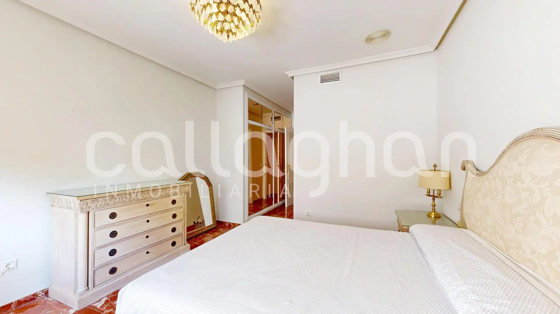 Habitación de Piso en venta en Valencia con Calefacción, Terraza y Balcón